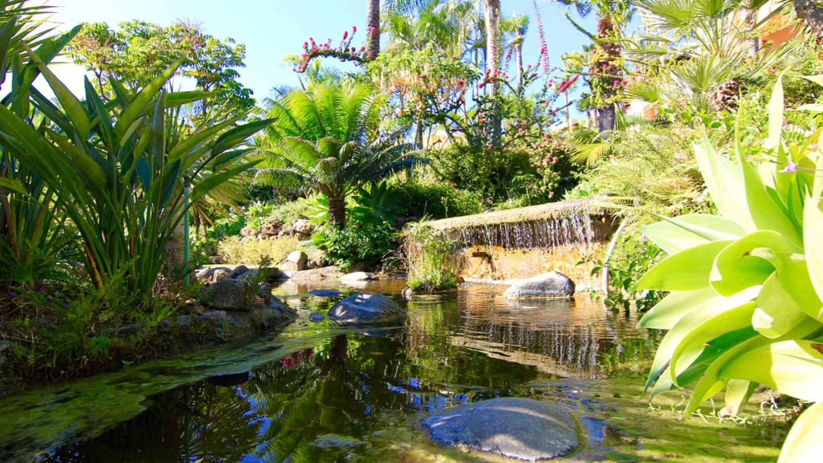 2 bedroom Apartment for sale in Golden Mile with pool - € 1,350,000 (Ref: 9986587)