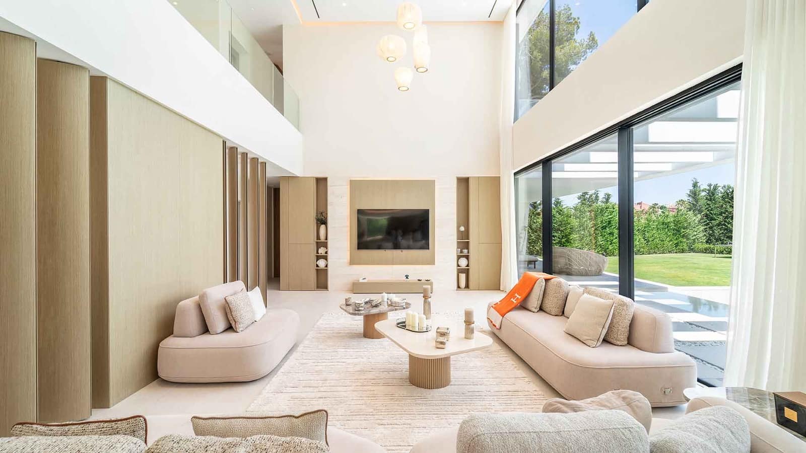 6 makuuhuone Huvila myytävänä paikassa Los Monteros mukana uima-altaan - 8 750 000 € (Ref: 9993967)