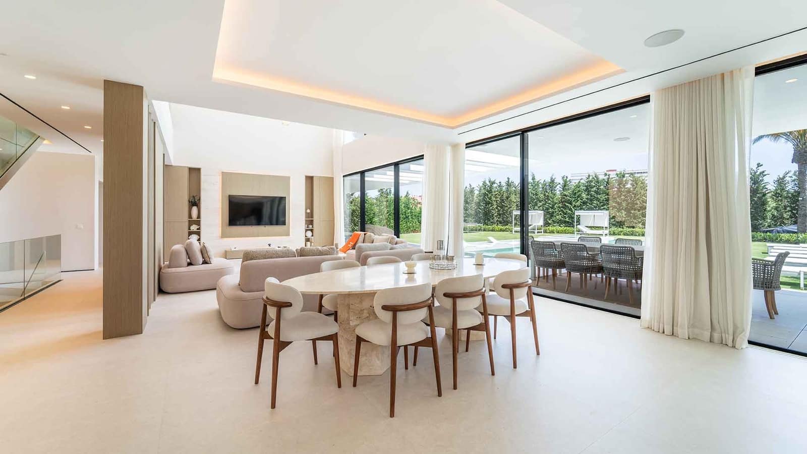 6 makuuhuone Huvila myytävänä paikassa Los Monteros mukana uima-altaan - 8 750 000 € (Ref: 9993967)