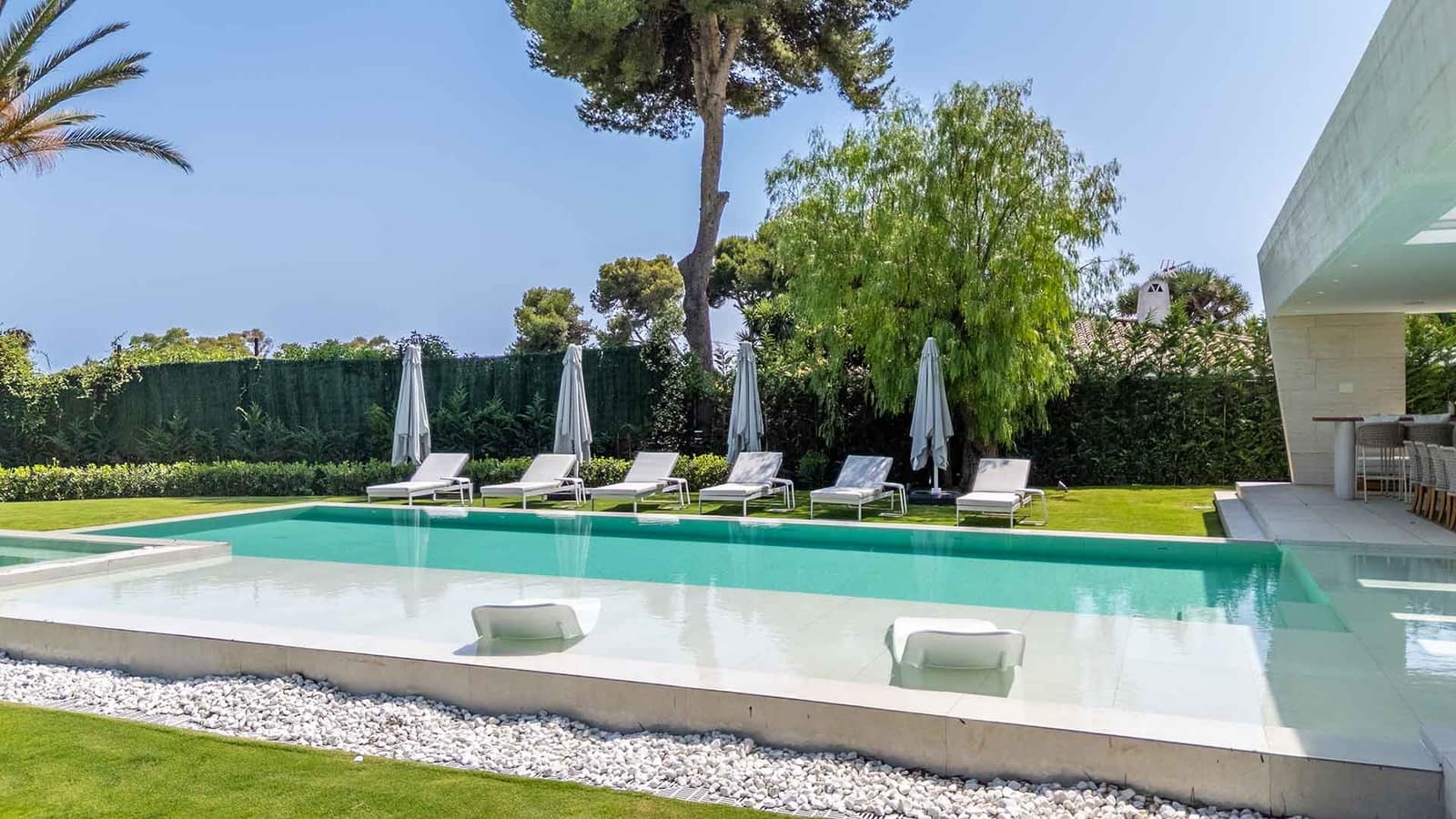 6 makuuhuone Huvila myytävänä paikassa Los Monteros mukana uima-altaan - 8 750 000 € (Ref: 9993967)