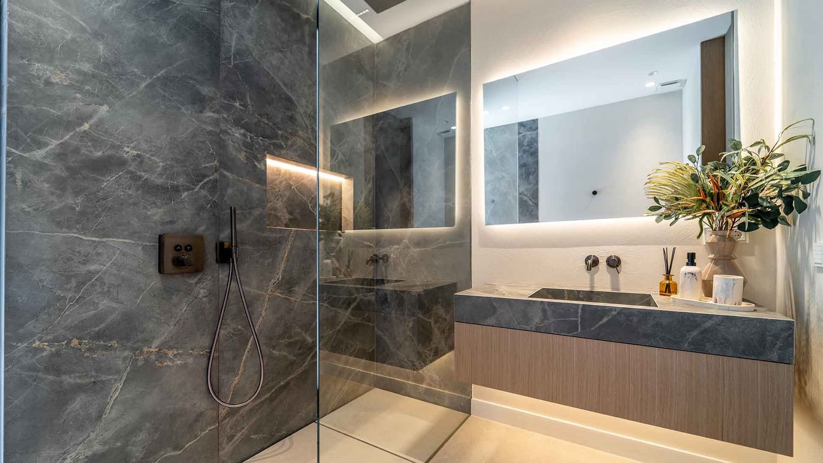 6 makuuhuone Huvila myytävänä paikassa Los Monteros mukana uima-altaan - 8 750 000 € (Ref: 9993967)