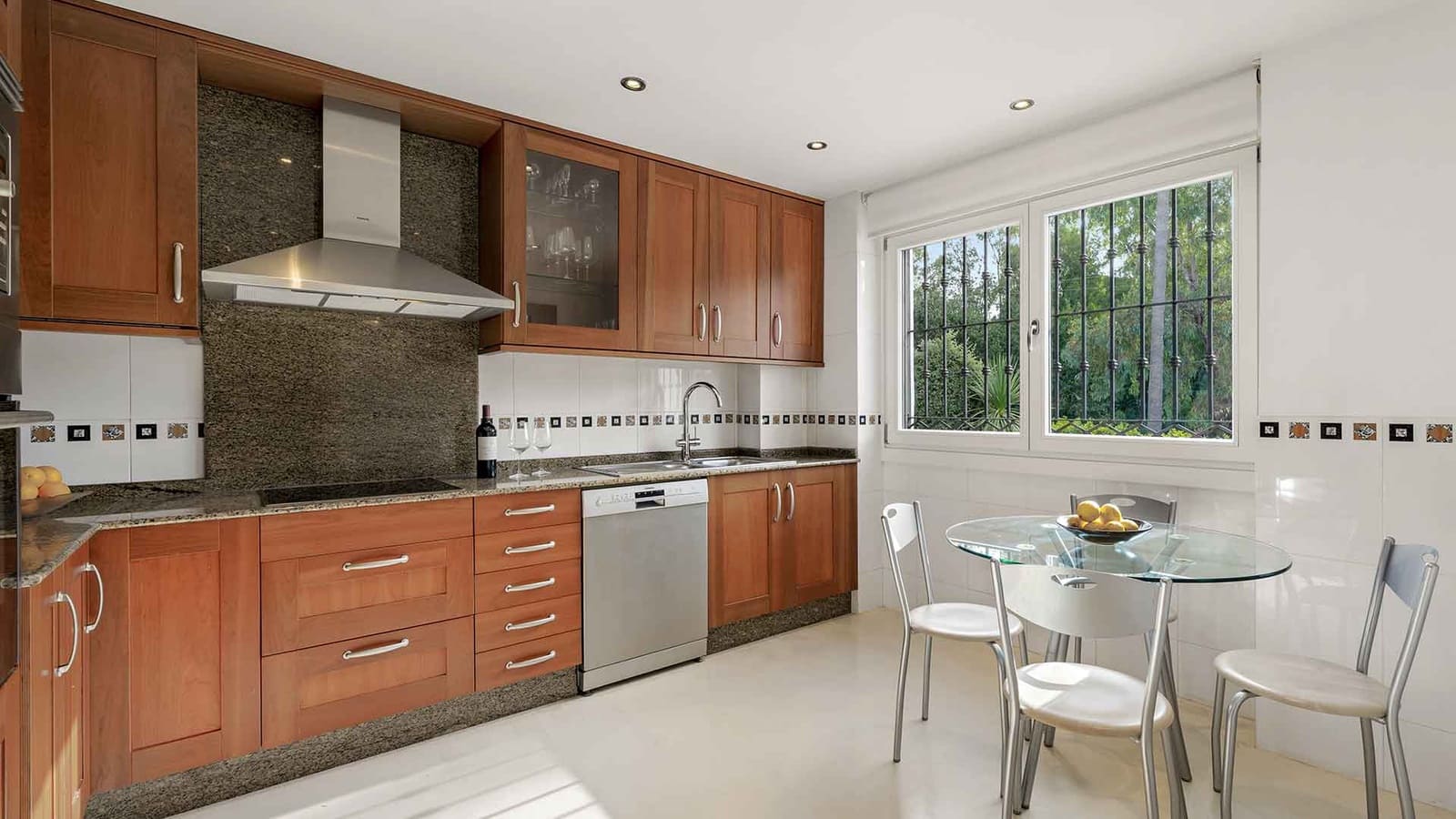 2 soverom Hus til salgs i Golden Mile med svømmebasseng - € 1 395 000 (Ref: 9993968)