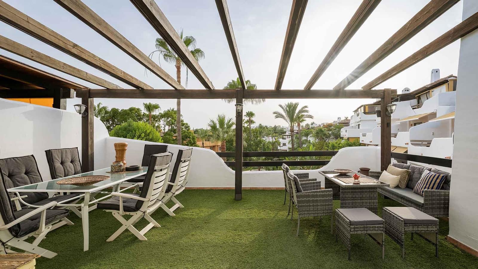2 soverom Hus til salgs i Golden Mile med svømmebasseng - € 1 395 000 (Ref: 9993968)