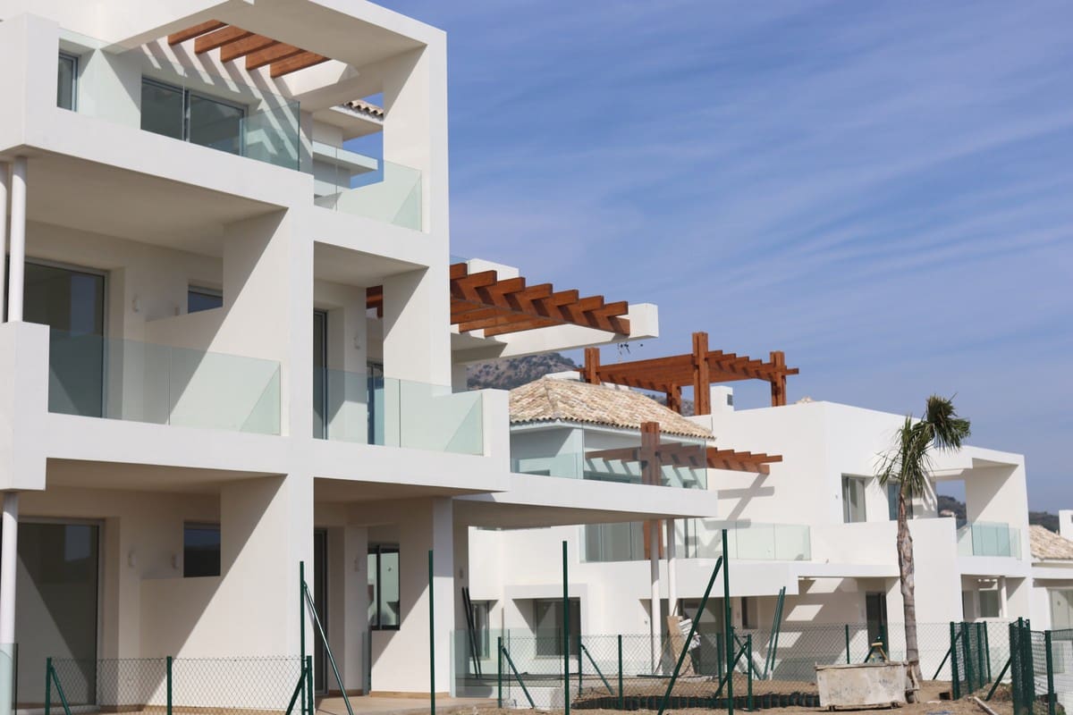 3 bedroom Apartment for sale in Benahavis - € 710,000 (Ref: 6172531)