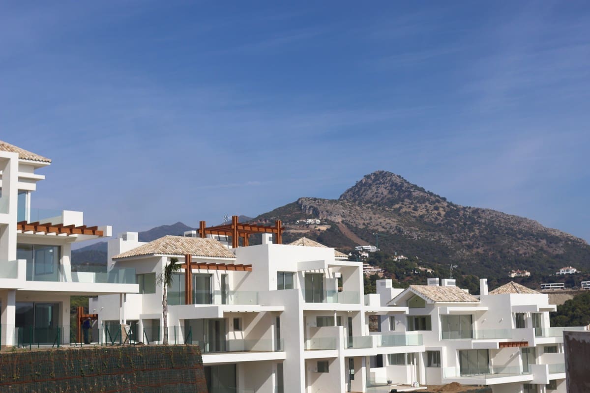 3 bedroom Apartment for sale in Benahavis - € 710,000 (Ref: 6172531)