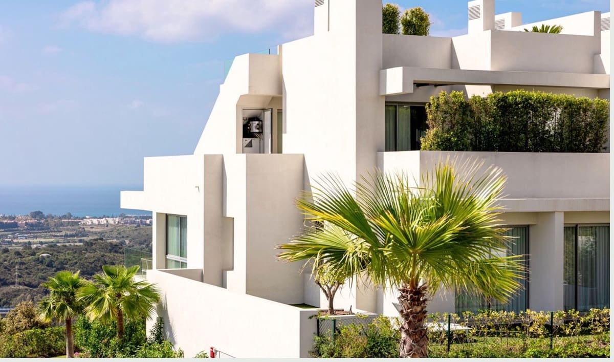 2 bedroom Apartment for sale in Benahavis - € 620,000 (Ref: 6172532)