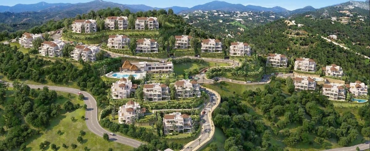 2 bedroom Apartment for sale in Benahavis - € 620,000 (Ref: 6172532)