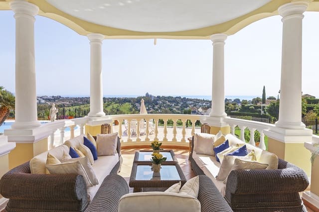 5 bedroom Villa for sale in Benahavís with pool - € 3,700,000 (Ref: 6805538)