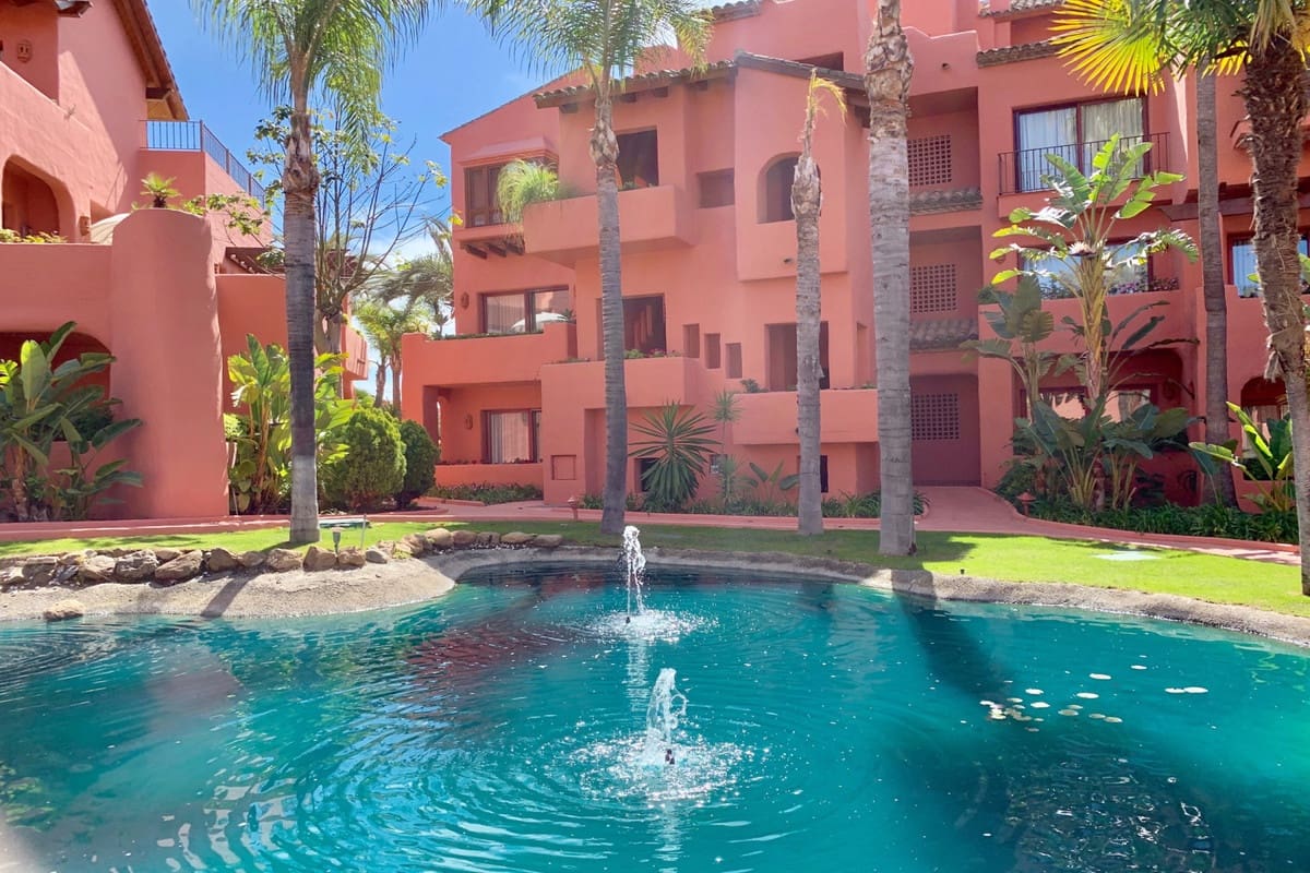 2 bedroom Apartment for rent in Estepona with pool garage - € 2,500 (Ref: 6995846)