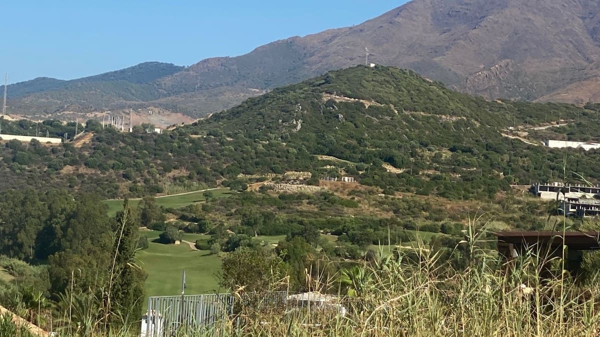 3 bedroom Villa for sale in Estepona - € 849,000 (Ref: 7009346)