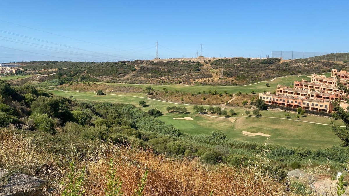 3 bedroom Villa for sale in Estepona - € 849,000 (Ref: 7009346)