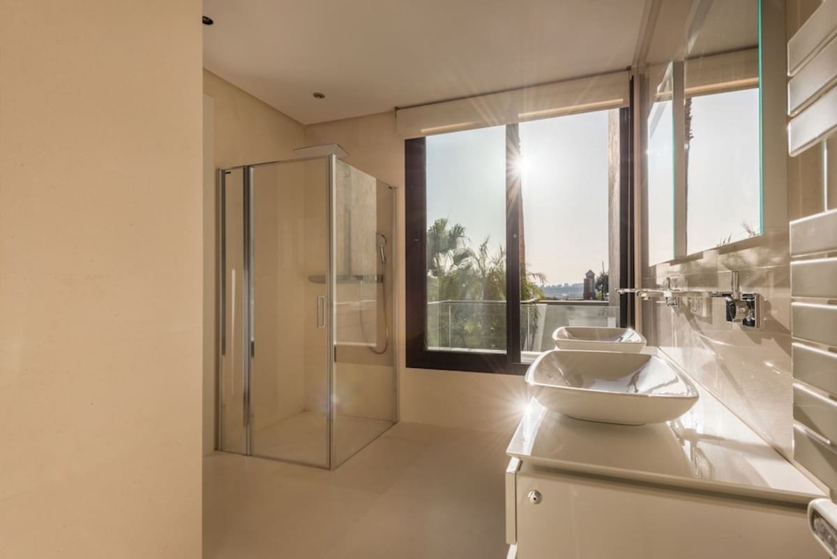 5 slaapkamer Villa voor vakantieverhuur in Los Flamingos met zwembad garage - € 25.000 (Ref: 7282393)