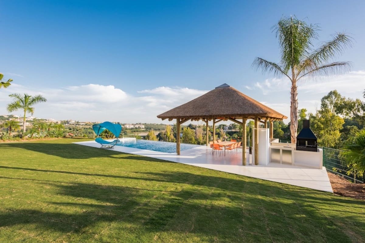 5 slaapkamer Villa voor vakantieverhuur in Los Flamingos met zwembad garage - € 25.000 (Ref: 7282393)