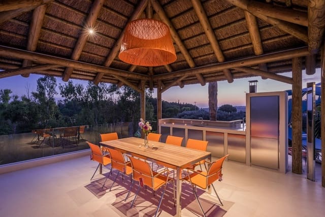 5 bedroom Villa for holiday rental in Los Flamingos, Benahavís with pool garage - € 25,000 (Ref: 7282393)