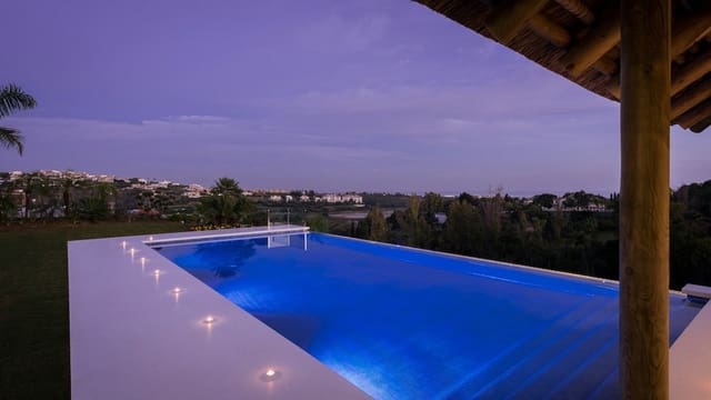 5 bedroom Villa for holiday rental in Los Flamingos, Benahavís with pool garage - € 25,000 (Ref: 7282393)