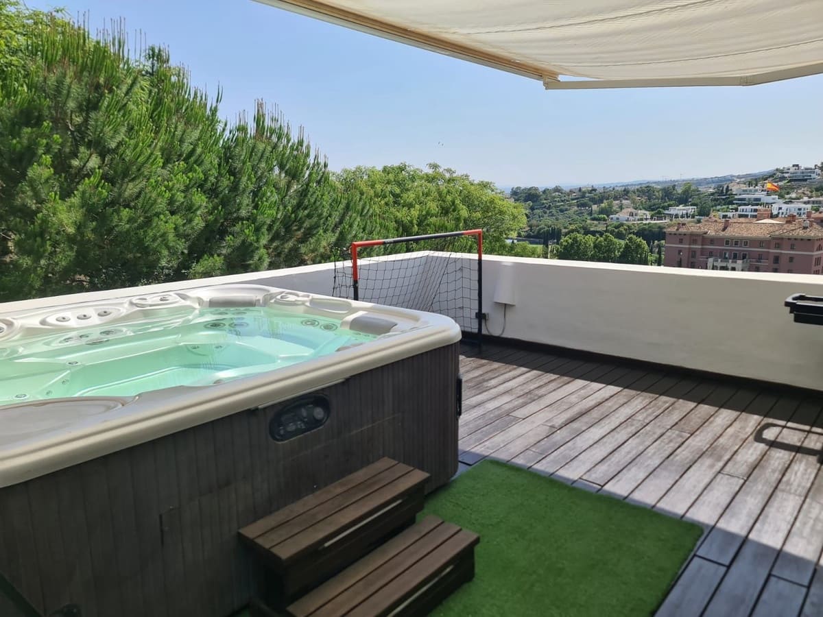 3 soveværelse Penthouse til salg i Los Flamingos med swimmingpool - € 1.075.000 (Ref: 7453662)