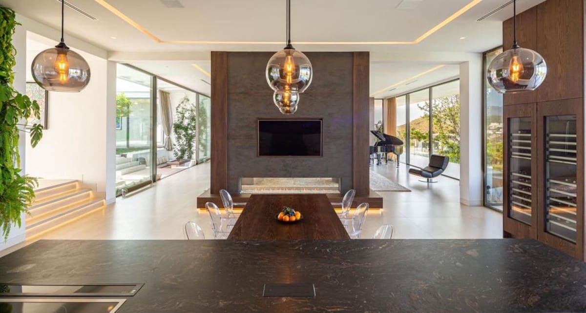 6 bedroom Villa for sale in Benahavis - € 8,900,000 (Ref: 7504621)