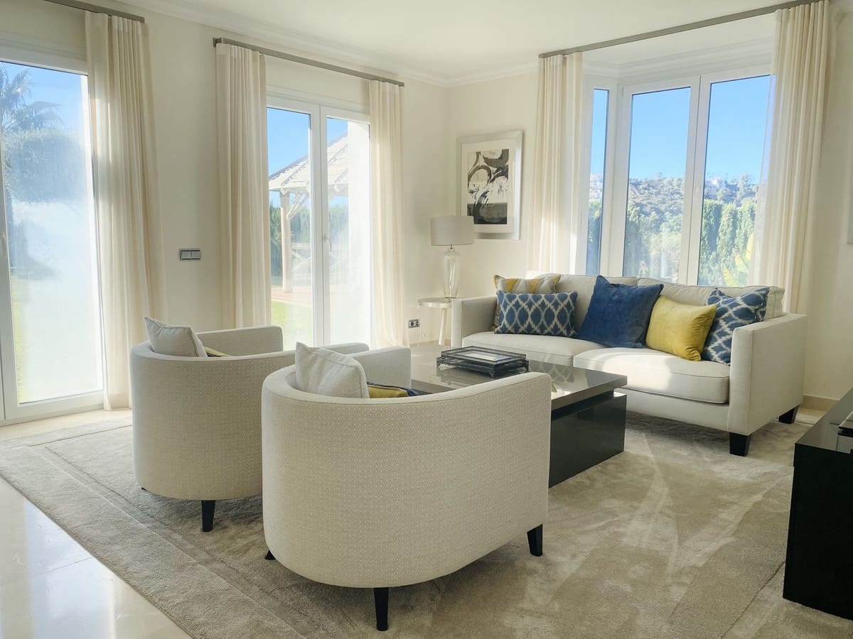 4 bedroom Villa for sale in Benahavis with pool garage - € 3,350,000 (Ref: 7971326)