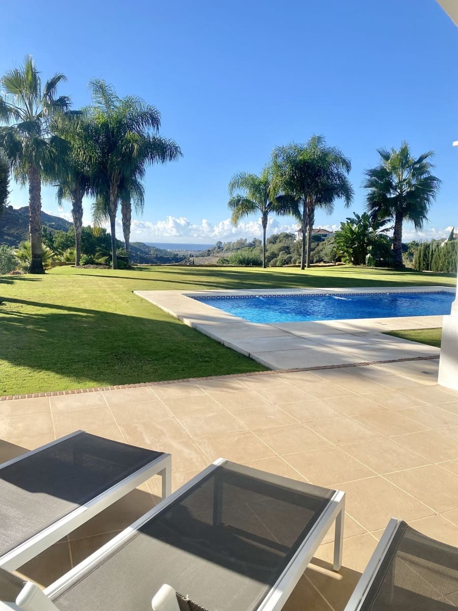 4 bedroom Villa for sale in Benahavis with pool garage - € 3,350,000 (Ref: 7971326)