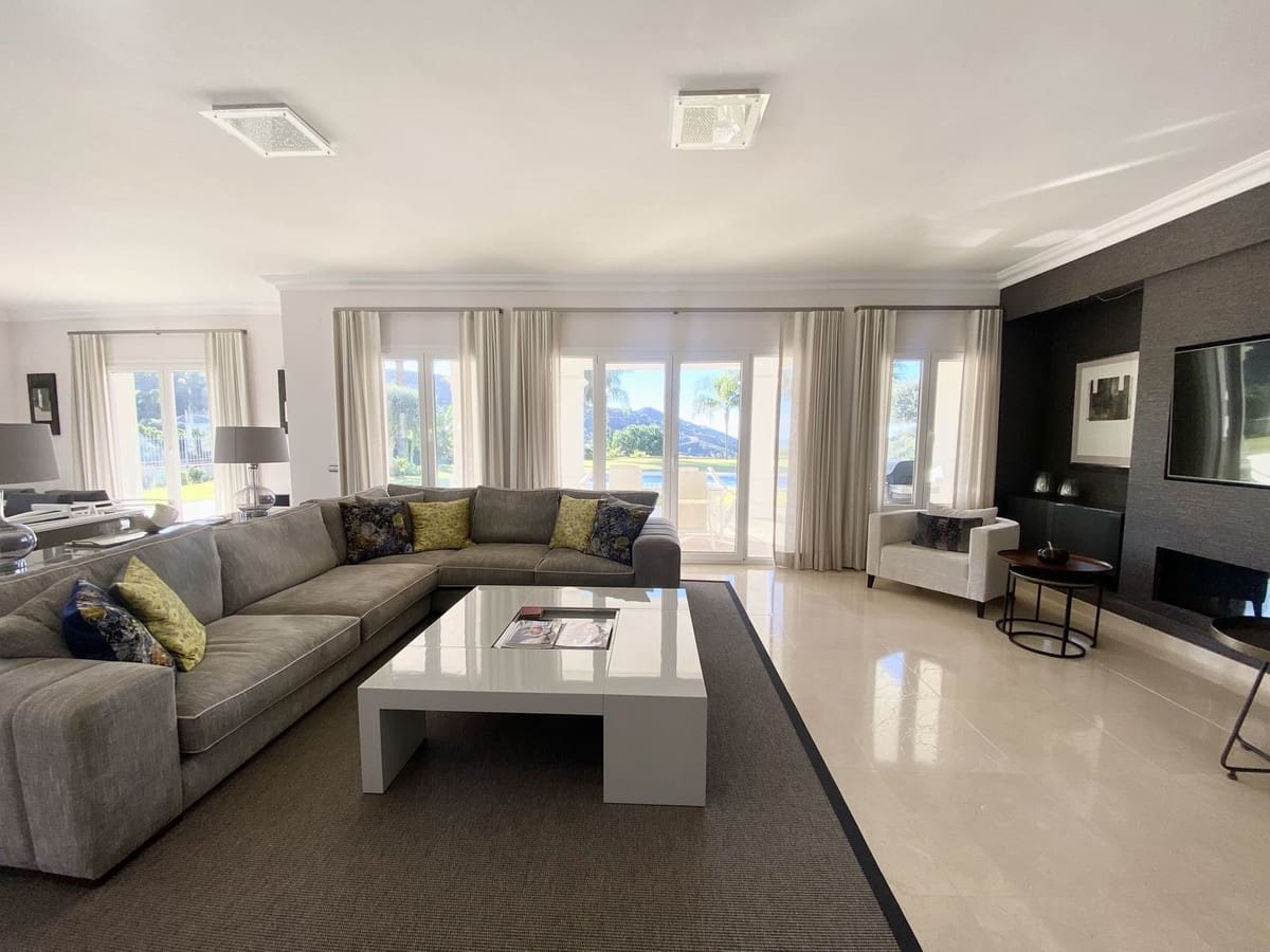 4 bedroom Villa for sale in Benahavis with pool garage - € 3,350,000 (Ref: 7971326)