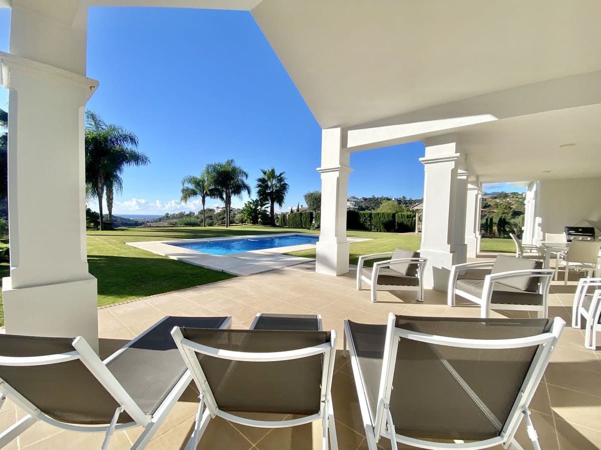 4 bedroom Villa for sale in Benahavis with pool garage - € 3,350,000 (Ref: 7971326)