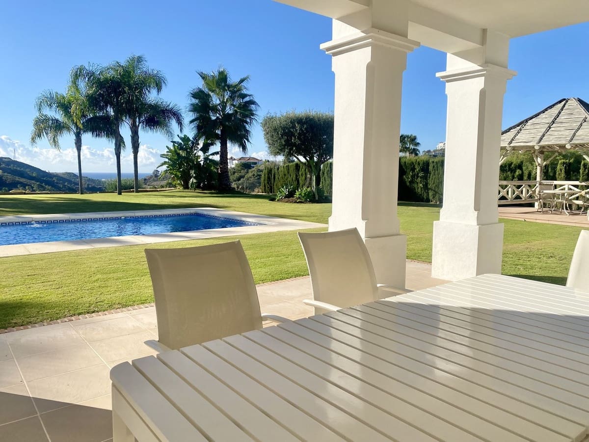 4 bedroom Villa for sale in Benahavis with pool garage - € 3,350,000 (Ref: 7971326)