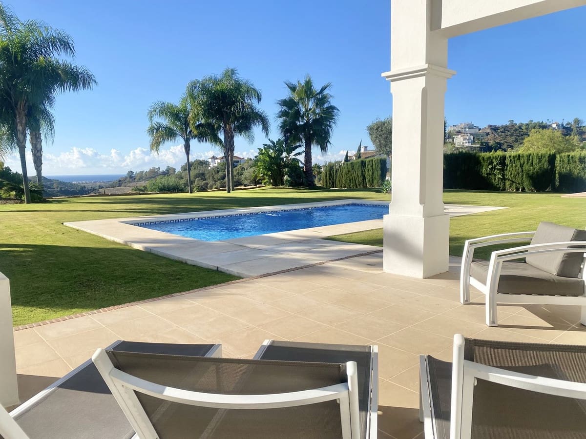 4 bedroom Villa for sale in Benahavis with pool garage - € 3,350,000 (Ref: 7971326)