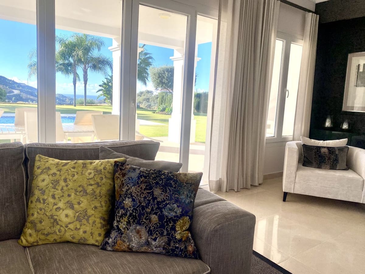 4 bedroom Villa for sale in Benahavis with pool garage - € 3,350,000 (Ref: 7971326)