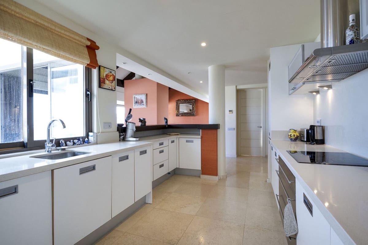 3 soveværelse Penthouse til salg i Los Flamingos med swimmingpool garage - € 1.480.000 (Ref: 8371656)