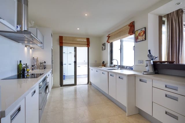 3 soveværelse Penthouse til salg i Los Flamingos, Benahavís med swimmingpool garage - € 1.480.000 (Ref: 8371656)