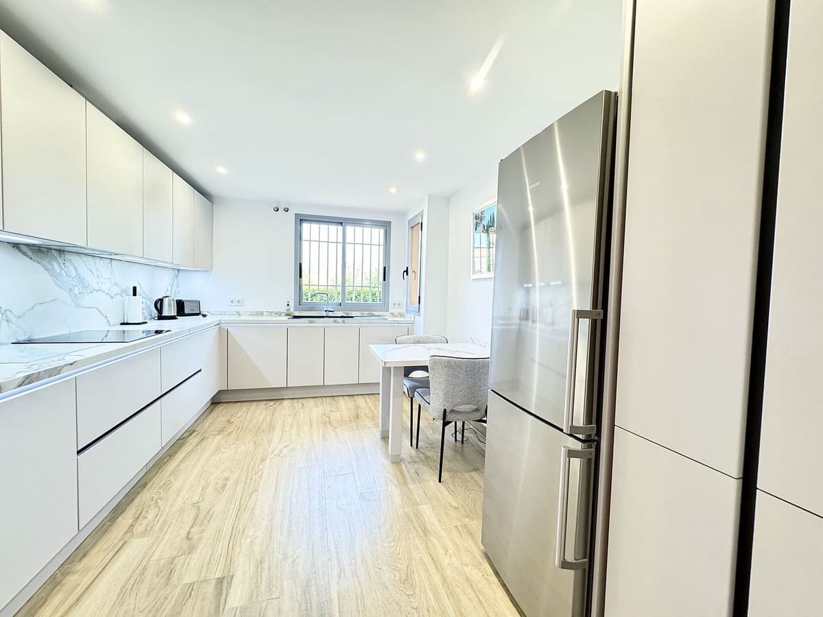 3 bedroom Apartment for sale in Los Flamingos with pool garage - € 695,000 (Ref: 9163002)