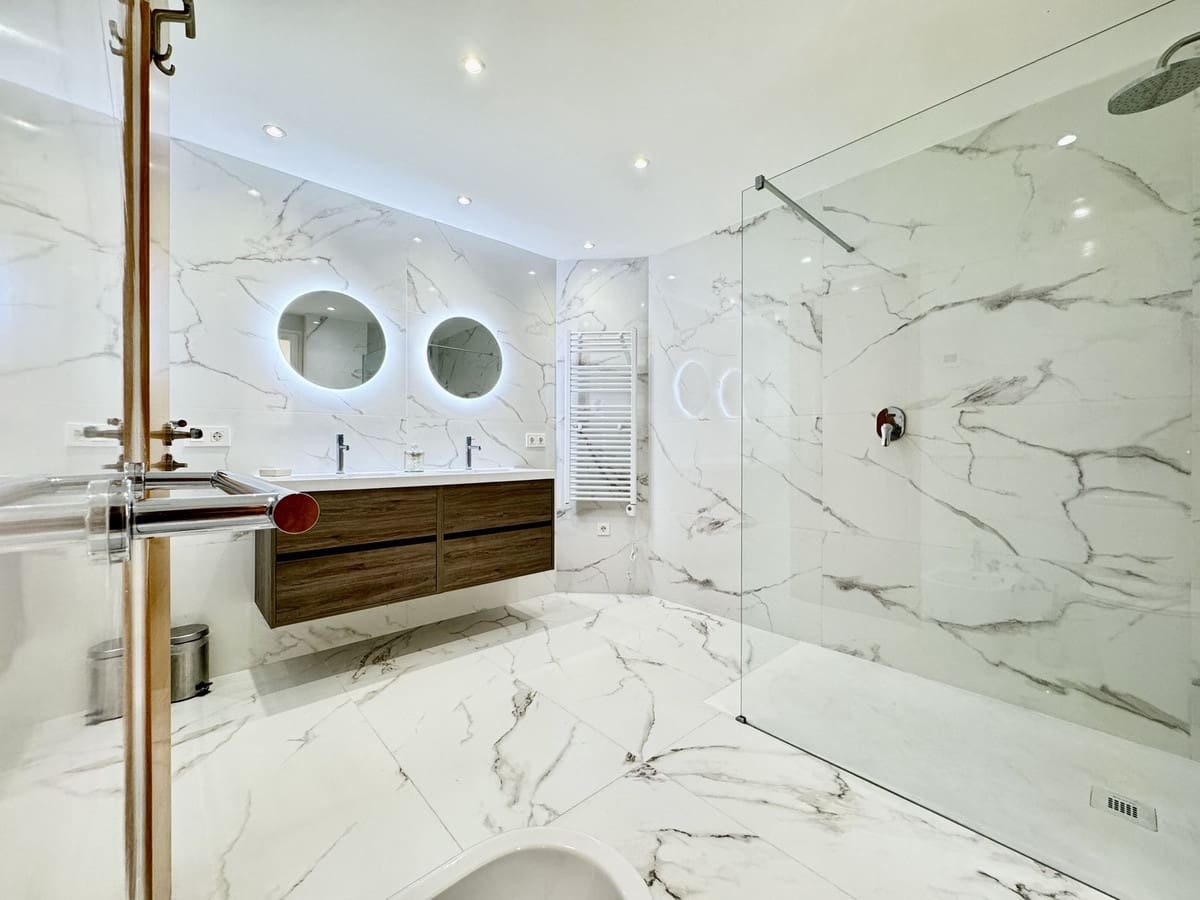 3 bedroom Apartment for sale in Los Flamingos with pool garage - € 695,000 (Ref: 9163002)