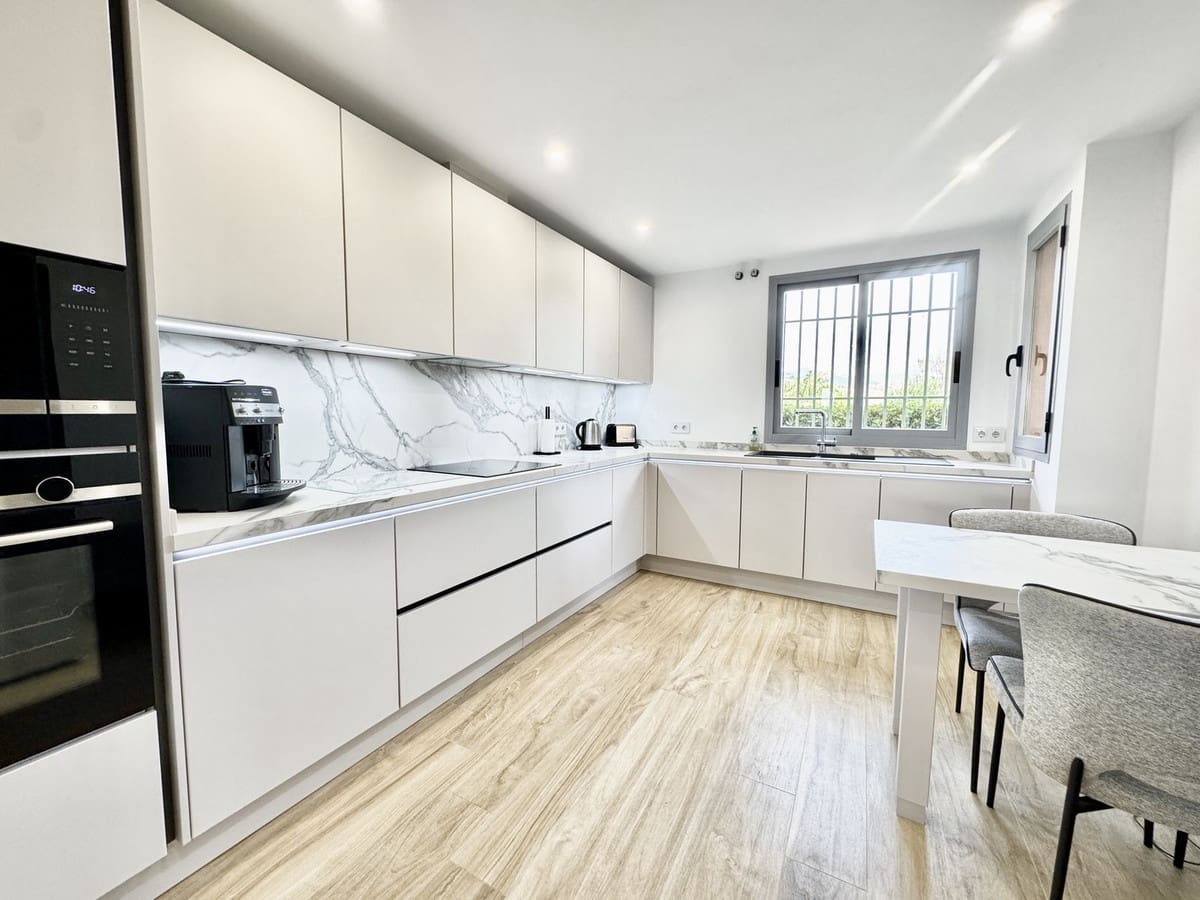 3 bedroom Apartment for sale in Los Flamingos with pool garage - € 695,000 (Ref: 9163002)