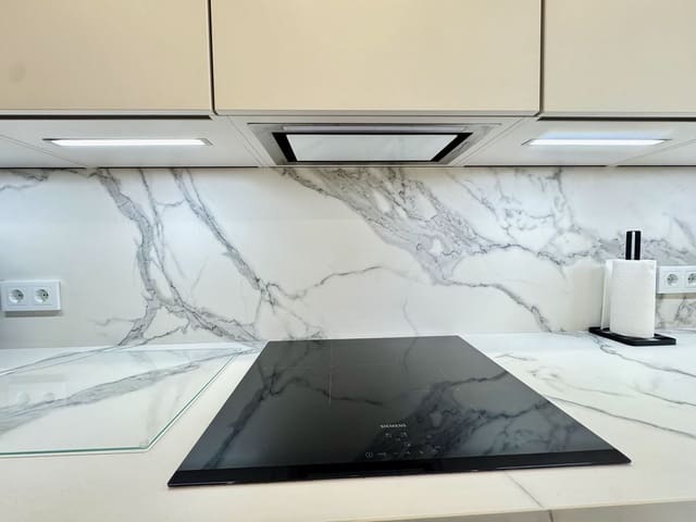 Apartamento de 3 habitaciones en Los Flamingos, Benahavís en venta con piscina garaje - 695.000 € (Ref: 9163002)