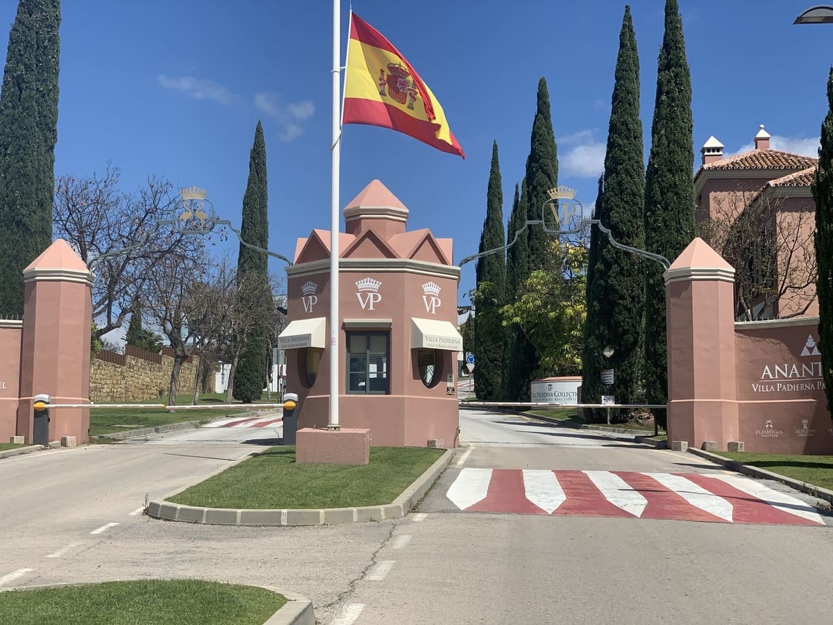 3 bedroom Apartment for sale in Los Flamingos with pool garage - € 695,000 (Ref: 9163002)