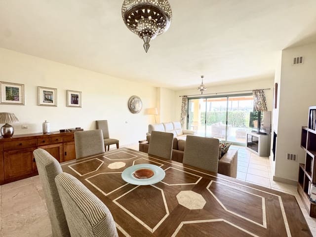 Apartamento de 3 habitaciones en Los Flamingos, Benahavís en venta con piscina garaje - 695.000 € (Ref: 9163002)