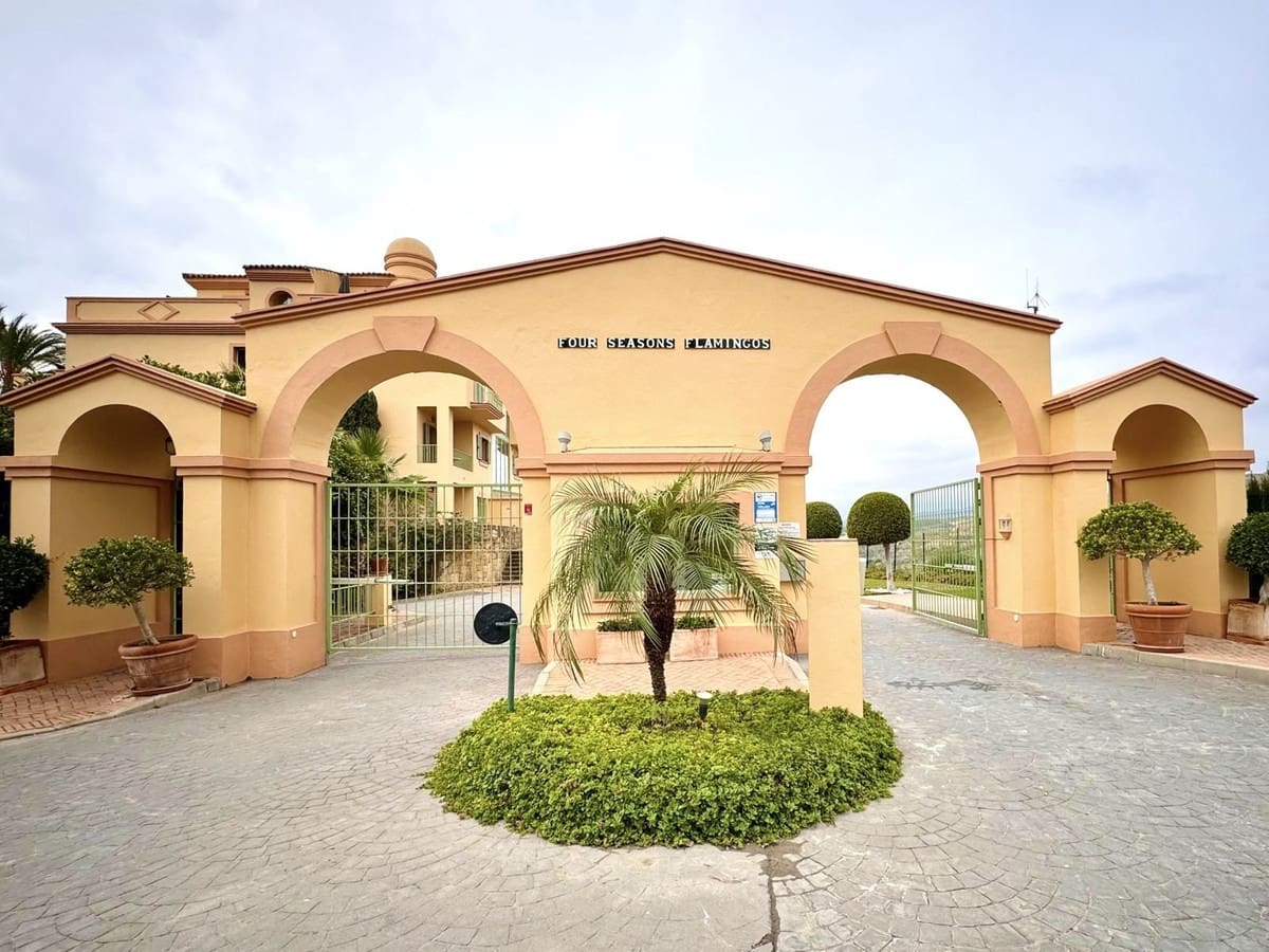 3 bedroom Apartment for sale in Los Flamingos with pool garage - € 695,000 (Ref: 9163002)