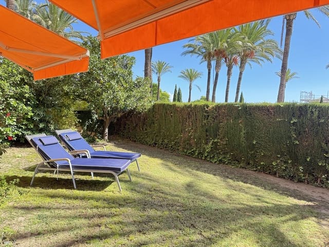 Apartamento de 3 habitaciones en Los Flamingos, Benahavís en venta con piscina garaje - 695.000 € (Ref: 9163002)