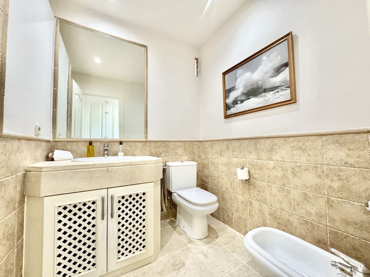 3 bedroom Apartment for sale in Los Flamingos with pool garage - € 750,000 (Ref: 9313927)