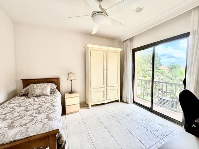 3 sypialnia Apartament na sprzedaż w Los Flamingos, Benahavís z basenem garażem - 750 000 € (Ref: 9313927)