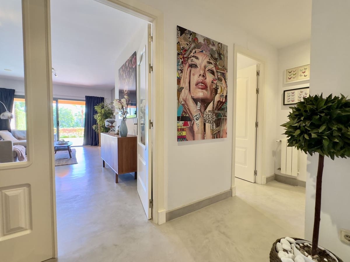 2 soveværelse Lejlighed til salg i Los Flamingos med swimmingpool garage - € 550.000 (Ref: 9345576)