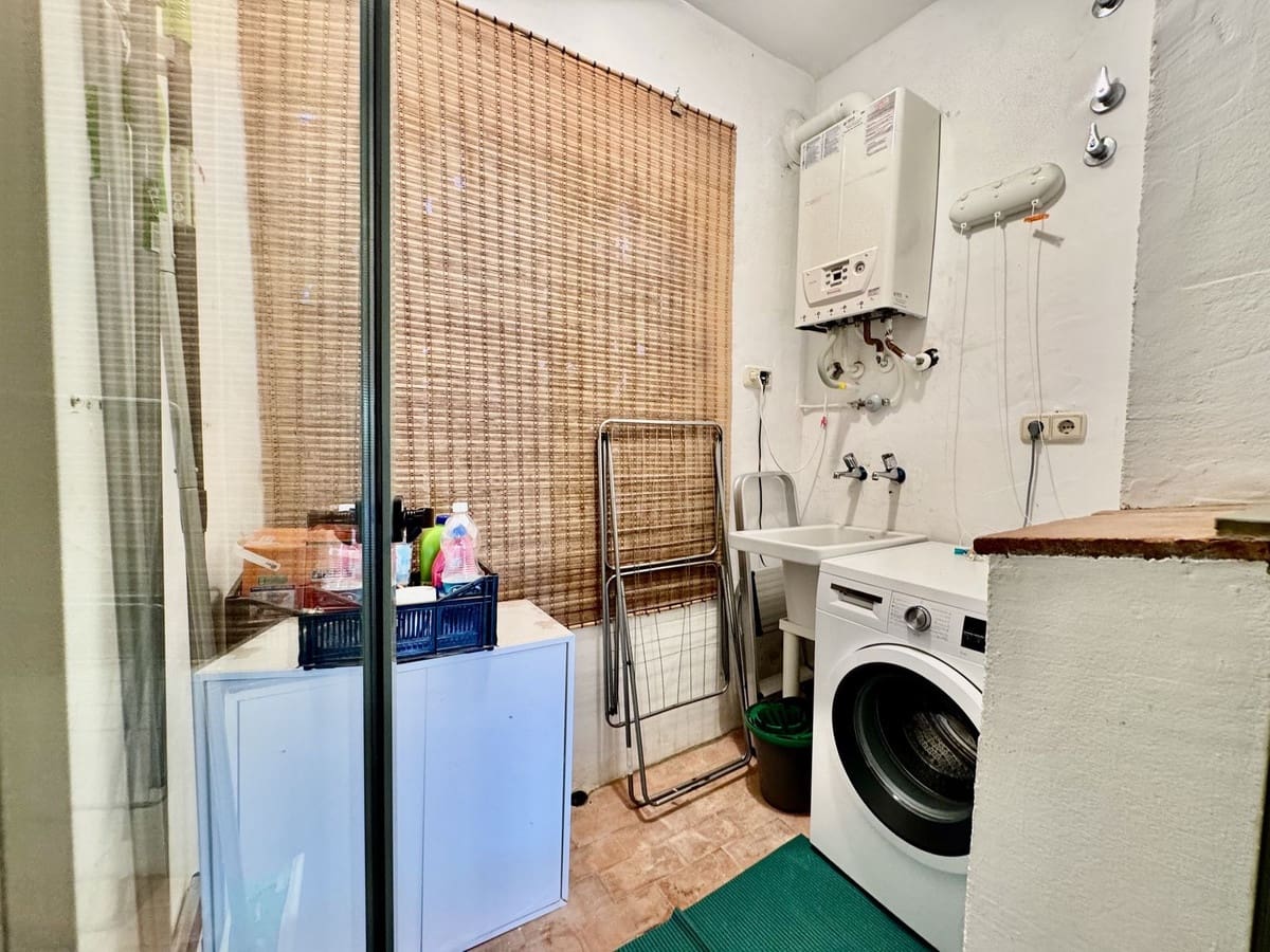 2 soveværelse Lejlighed til salg i Los Flamingos med swimmingpool garage - € 550.000 (Ref: 9345576)