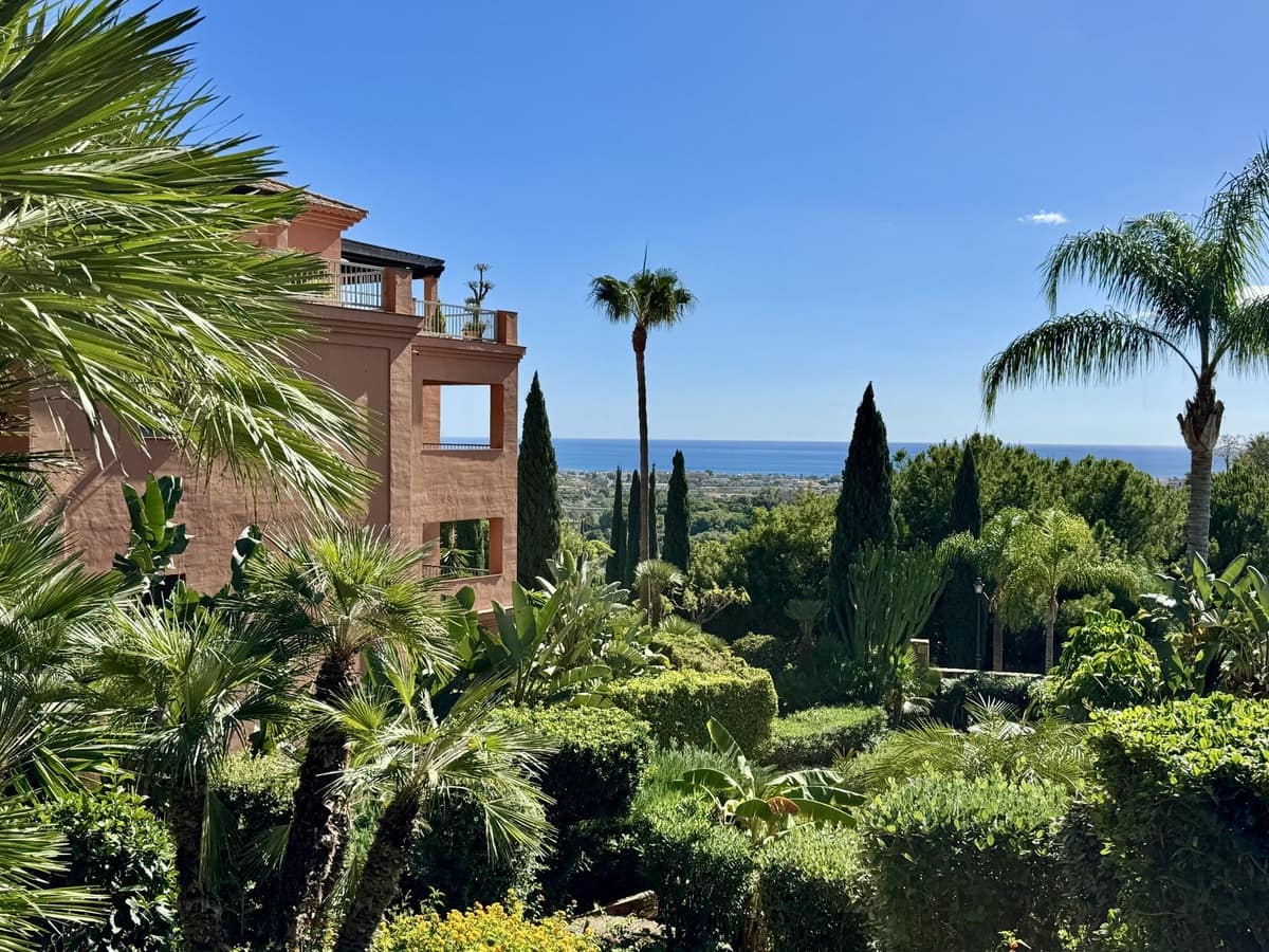 2 soveværelse Lejlighed til salg i Los Flamingos med swimmingpool garage - € 550.000 (Ref: 9345576)