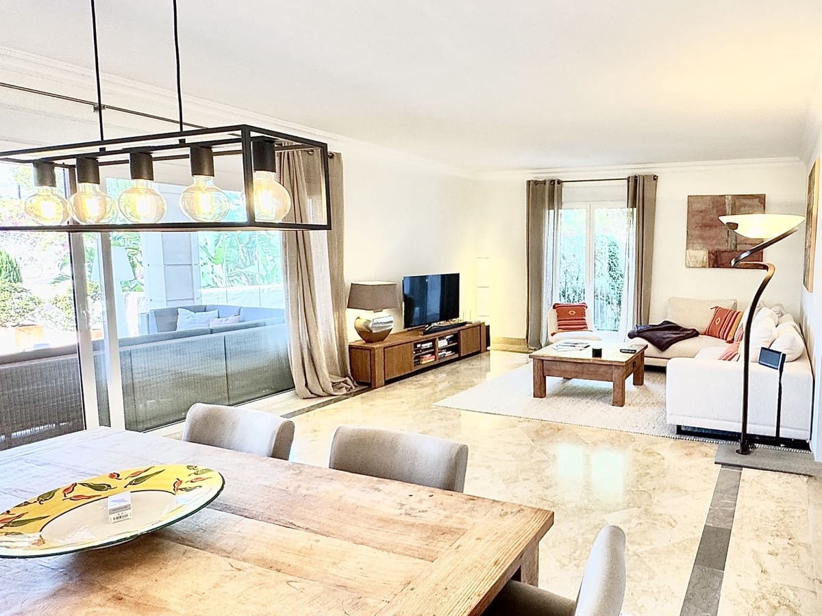 3 soveværelse Lejlighed til salg i Los Flamingos med swimmingpool garage - € 1.050.000 (Ref: 9360286)