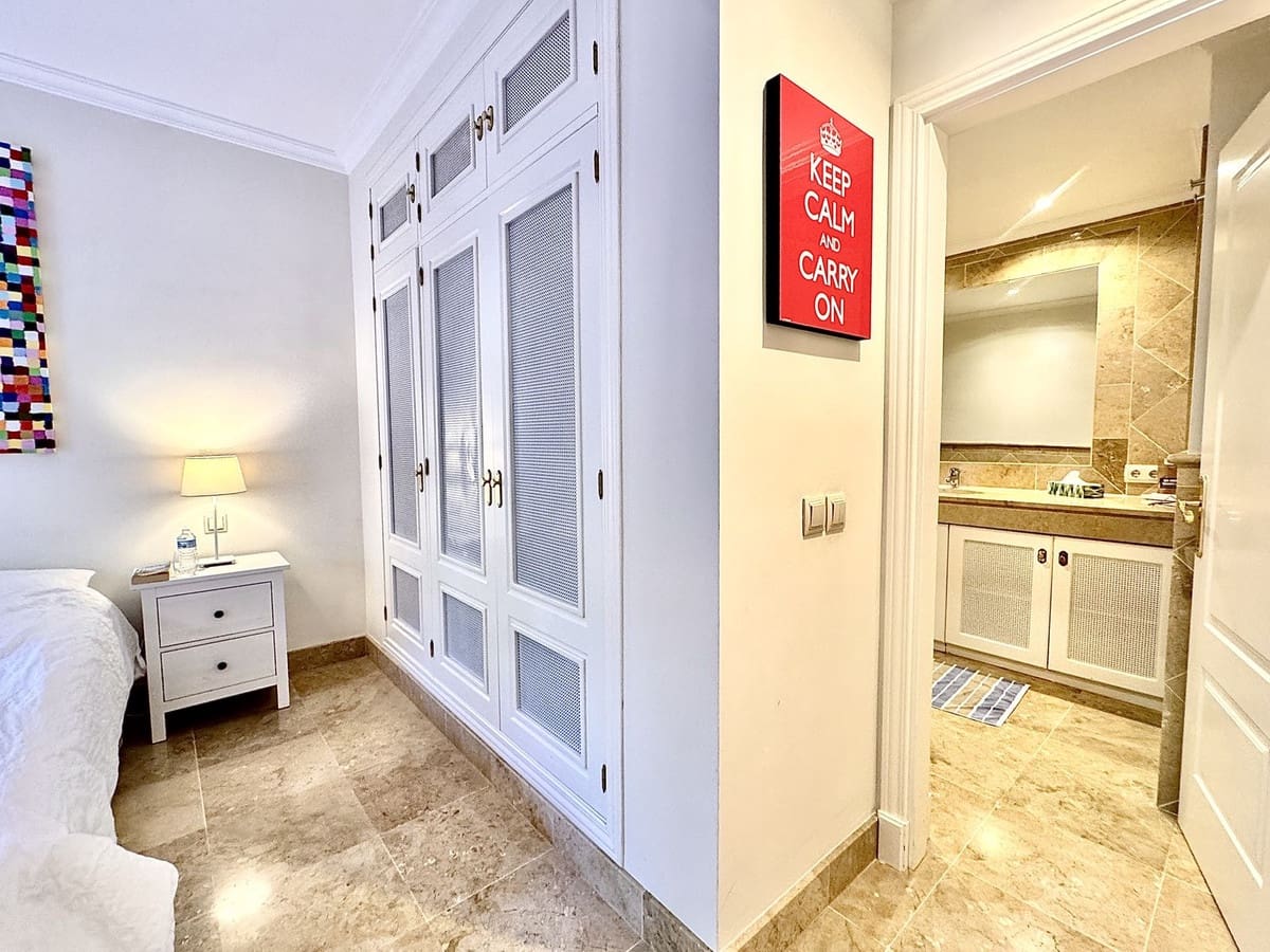 3 soveværelse Lejlighed til salg i Los Flamingos med swimmingpool garage - € 1.050.000 (Ref: 9360286)