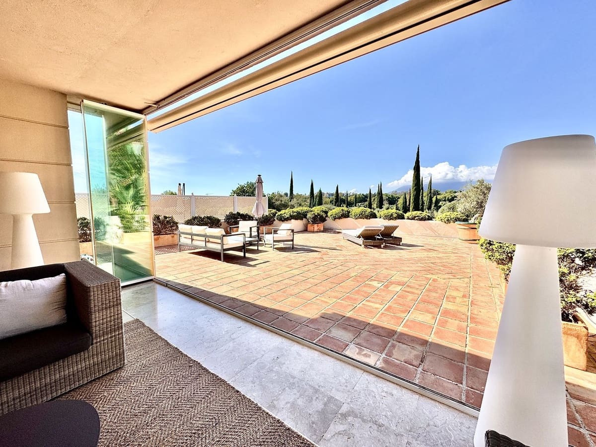 3 soveværelse Lejlighed til salg i Los Flamingos med swimmingpool garage - € 1.050.000 (Ref: 9360286)