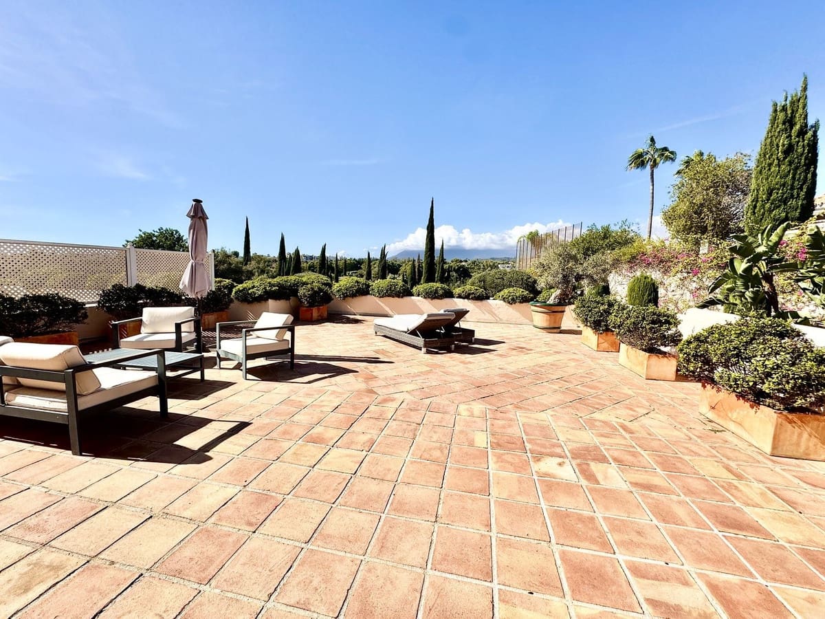 3 soveværelse Lejlighed til salg i Los Flamingos med swimmingpool garage - € 1.050.000 (Ref: 9360286)