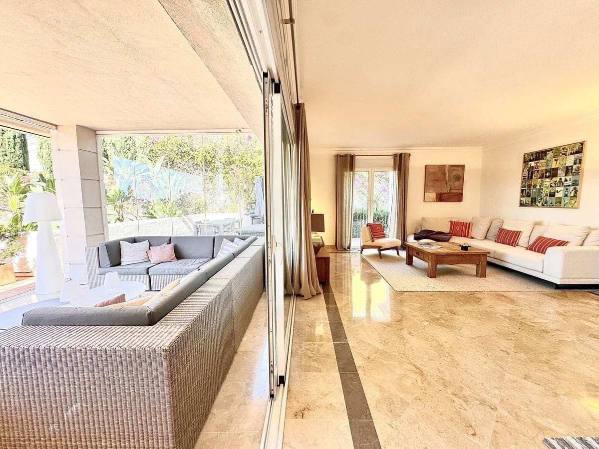 3 soveværelse Lejlighed til salg i Los Flamingos med swimmingpool garage - € 1.050.000 (Ref: 9360286)