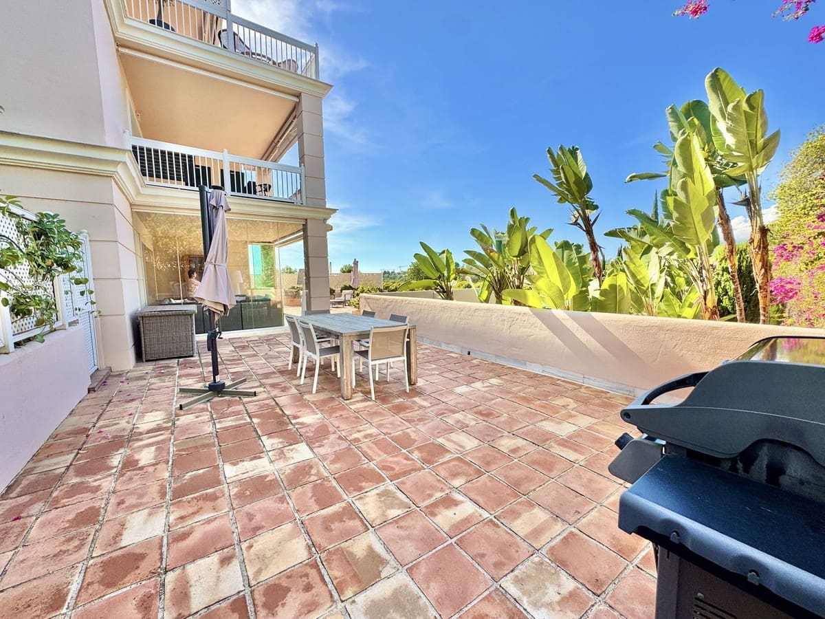 3 soveværelse Lejlighed til salg i Los Flamingos med swimmingpool garage - € 1.050.000 (Ref: 9360286)