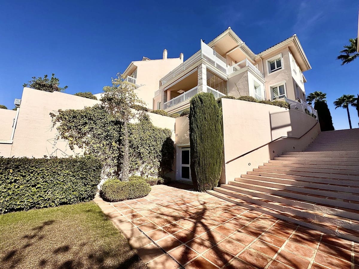 3 soveværelse Lejlighed til salg i Los Flamingos med swimmingpool garage - € 1.050.000 (Ref: 9360286)